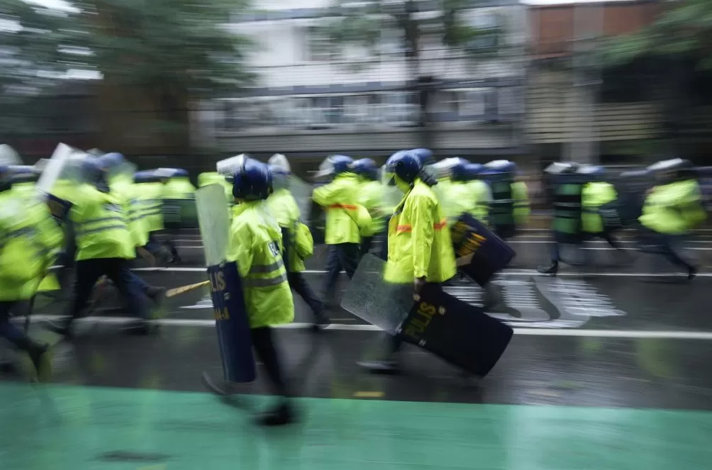 第1现场|防洪工程成“幽灵工程”!菲律宾爆发超大规模抗议-第9张图片- 第1现场|防洪工程成“幽灵工程”!菲律宾爆发超大规模抗议-第9张图片-