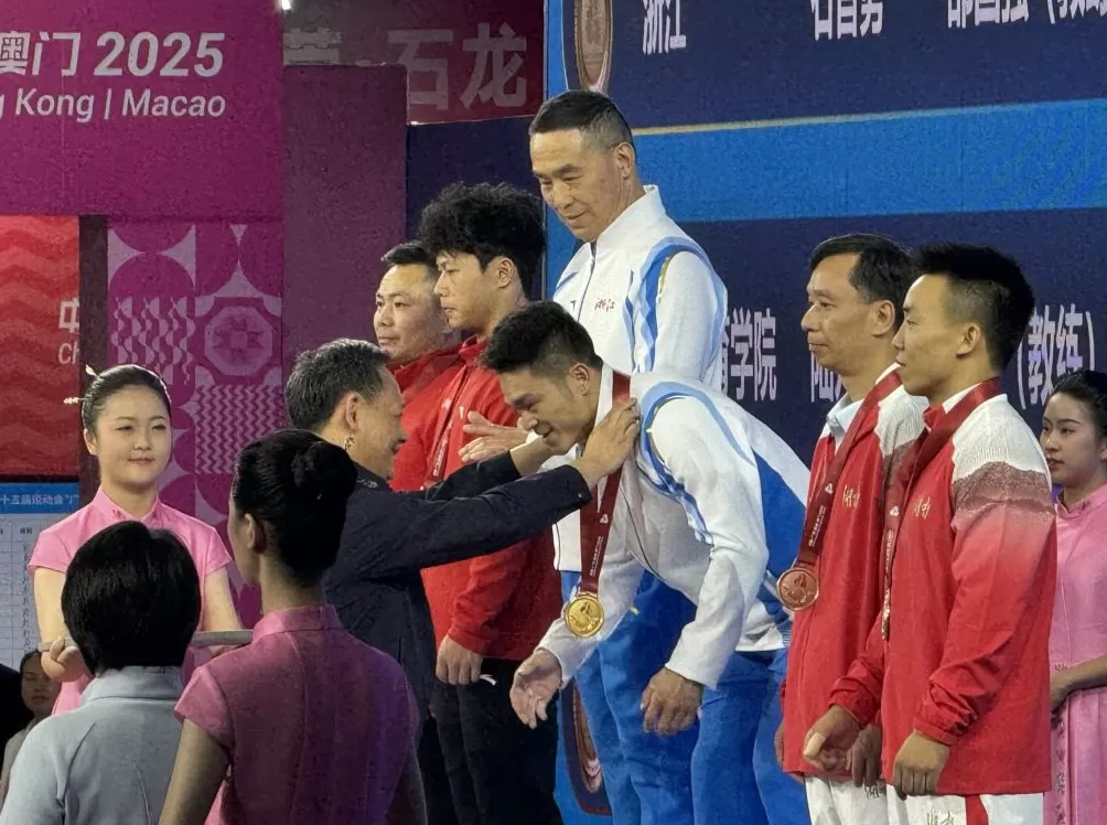 荣耀终章｜全运会三连冠！老将石智勇“吻别”职业生涯-第5张图片-