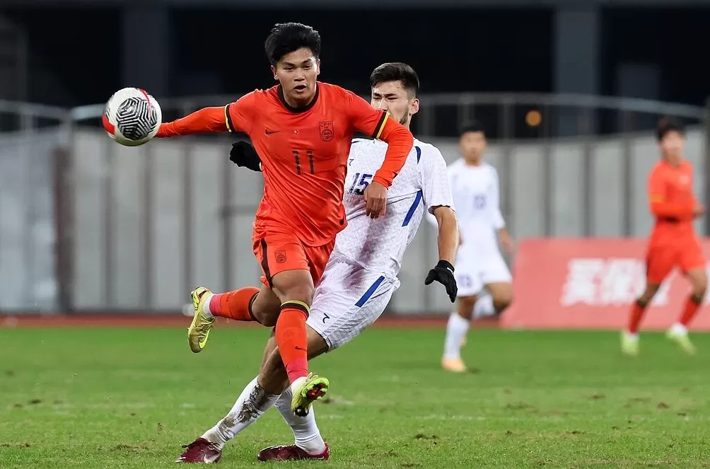 10人中国U22男足踢平乌兹别克斯坦,熊猫杯第二收官-第4张图片- 10人中国U22男足踢平乌兹别克斯坦,熊猫杯第二收官-第4张图片-