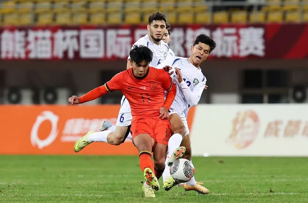 10人中国U22男足踢平乌兹别克斯坦,熊猫杯第二收官-第5张图片- 10人中国U22男足踢平乌兹别克斯坦,熊猫杯第二收官-第5张图片-