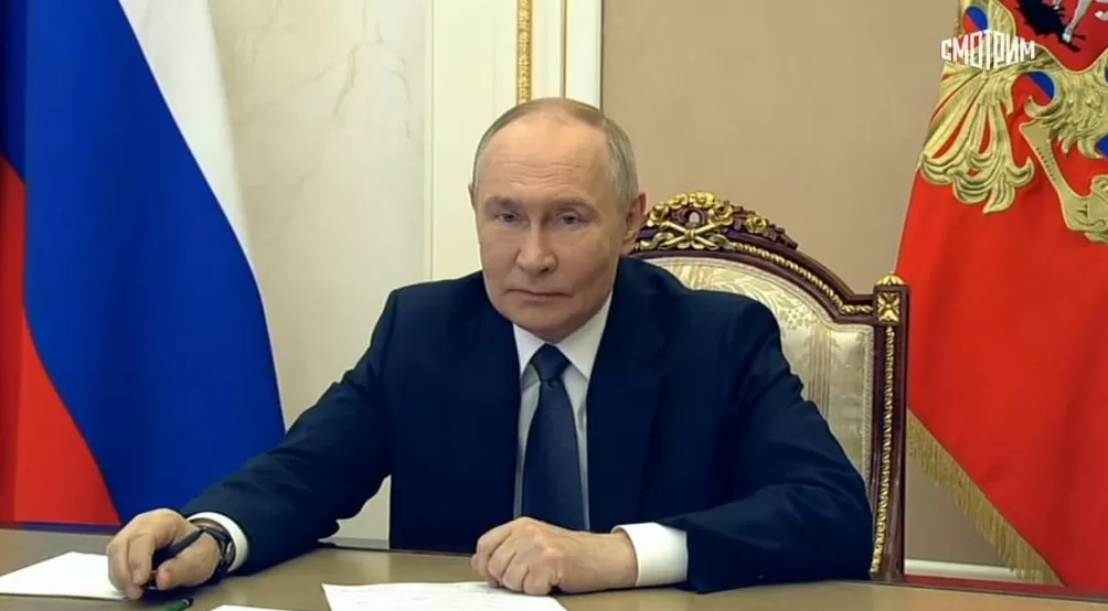 普京线上出席“斯大林格勒”号核动力破冰船龙骨铺设仪式-第1张图片-