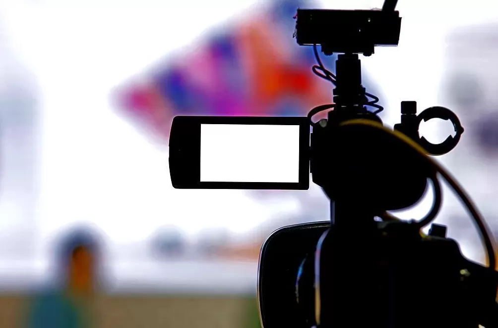 宣称“渠道货”实为高仿品网络平台直播售假该如何治理?-第2张图片- 宣称“渠道货”实为高仿品网络平台直播售假该如何治理?-第2张图片-