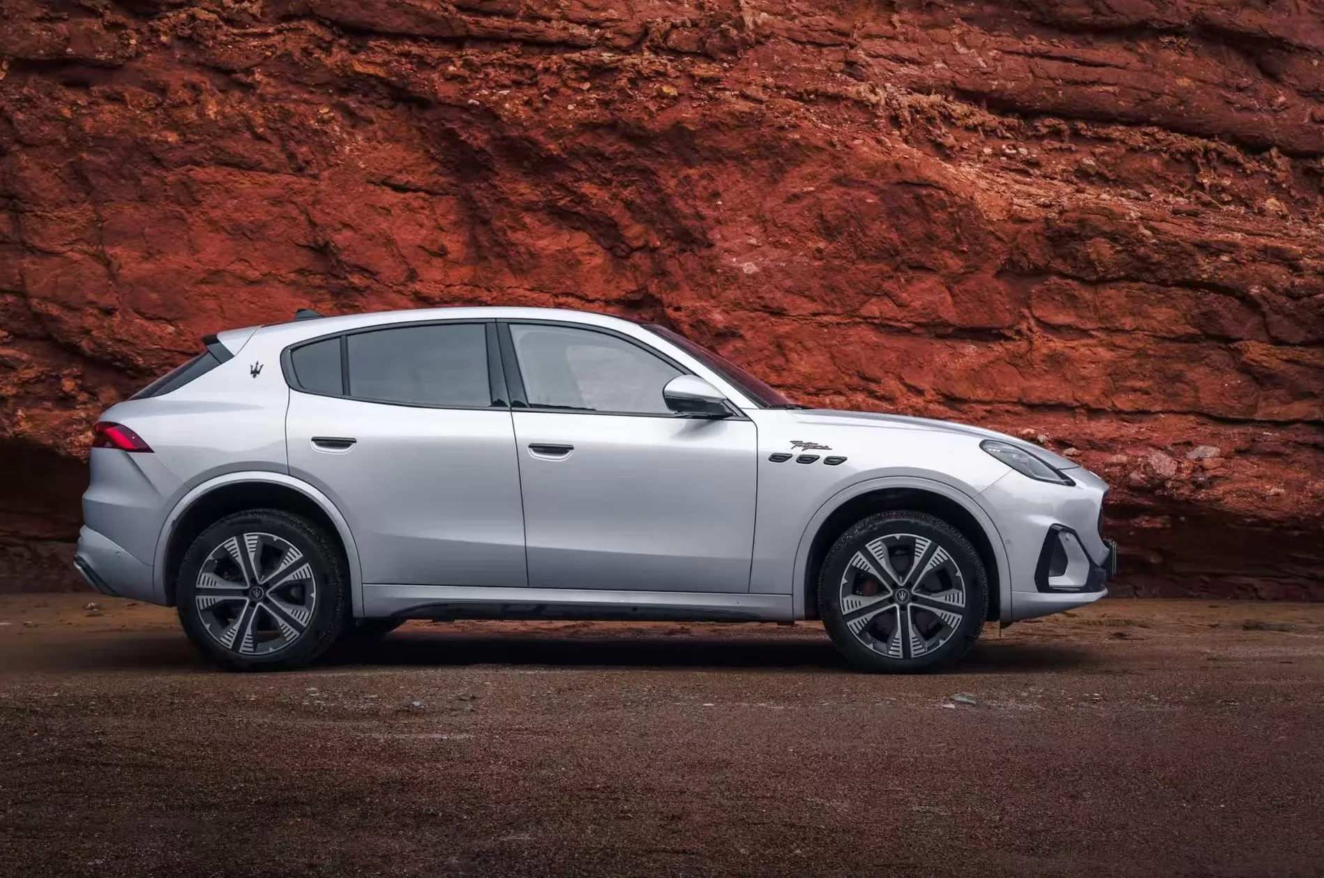 三四十万买三叉戟，玛莎拉蒂也终于脱下了长衫？-第5张图片-