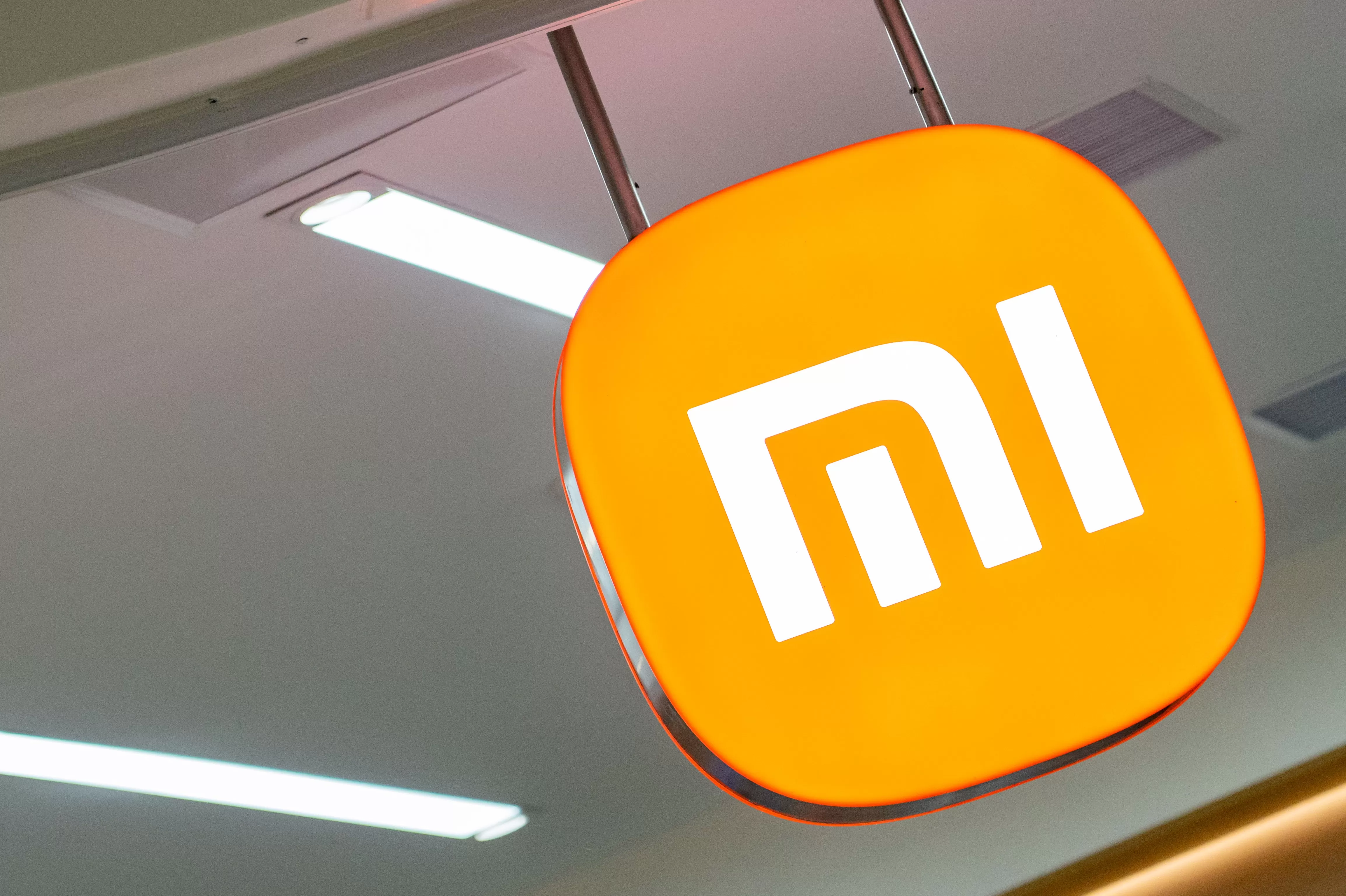 小米股价跌破40港元,卢伟冰预计明年汽车业务毛利率或下滑-第2张图片- 小米股价跌破40港元,卢伟冰预计明年汽车业务毛利率或下滑-第2张图片-