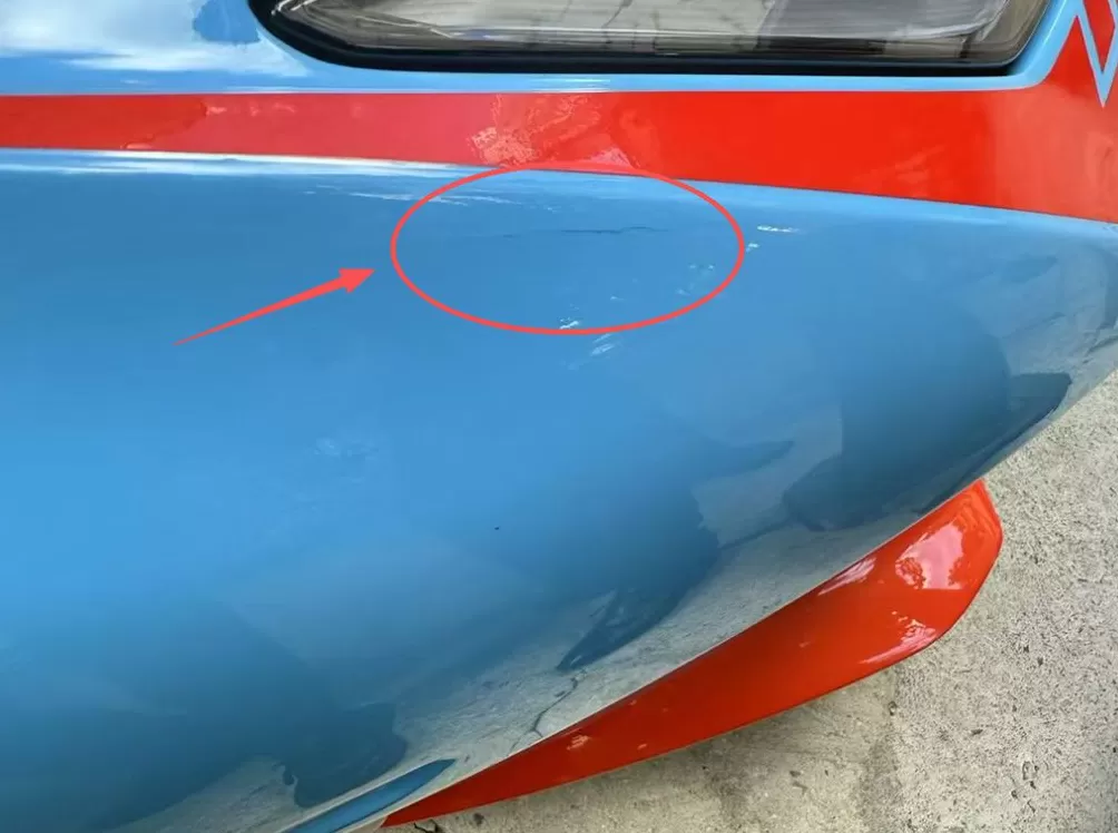 酒后发生口角竟踢踹豪车泄愤，男子因寻衅滋事被上海警方刑拘-第2张图片-