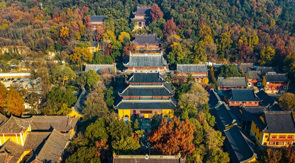 马上评｜灵隐寺免门票，再给摆脱“门票经济”打样-第1张图片-