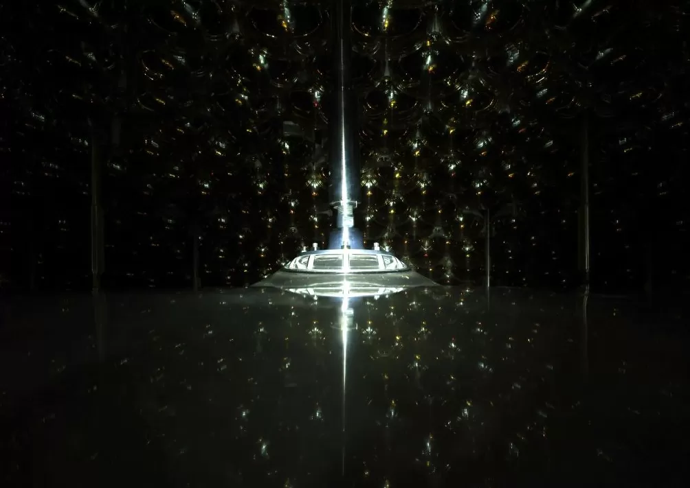 镜头内外|地下700米,国之重器捕捉“幽灵粒子”-第2张图片- 镜头内外|地下700米,国之重器捕捉“幽灵粒子”-第2张图片-