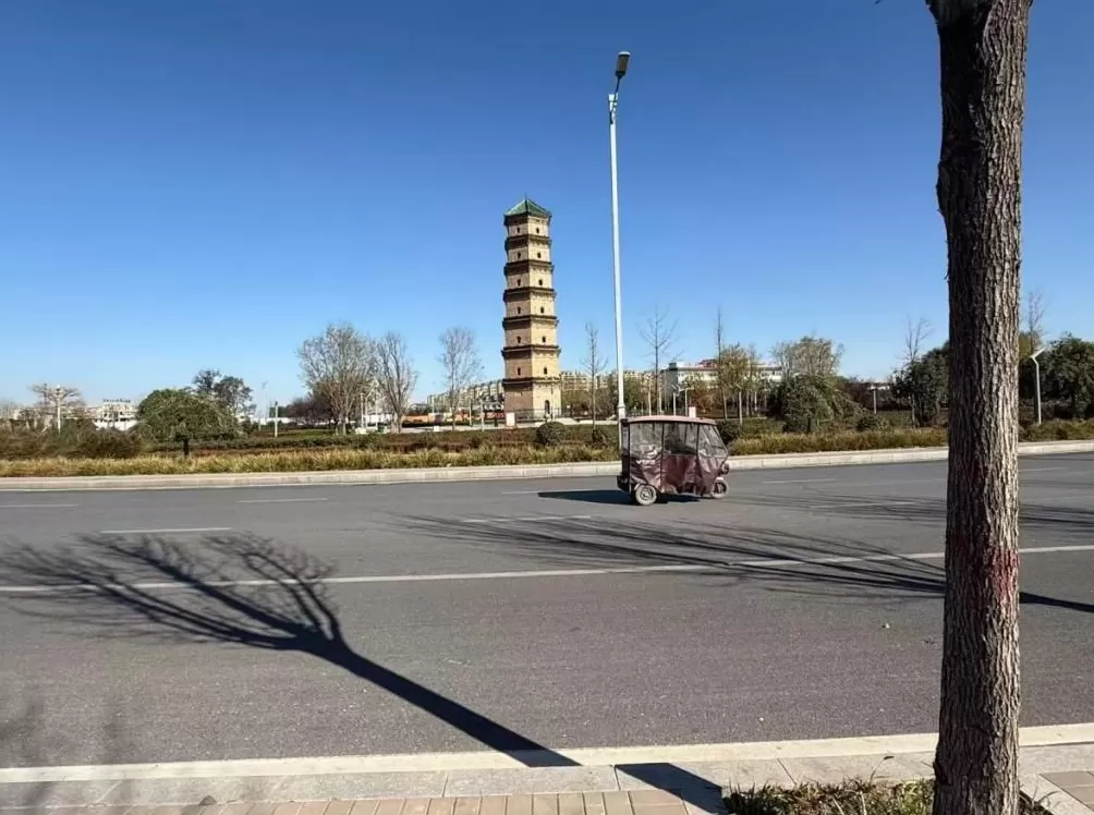 新乡无人驾驶车撞翻交警?警方和涉事方回应来了!-第2张图片- 新乡无人驾驶车撞翻交警?警方和涉事方回应来了!-第2张图片-