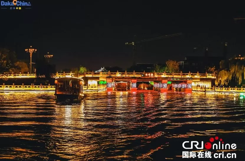 【2025打卡中国】千年汴梁“触手可及”外国网红沉浸式体验“国潮”河南-第4张图片-