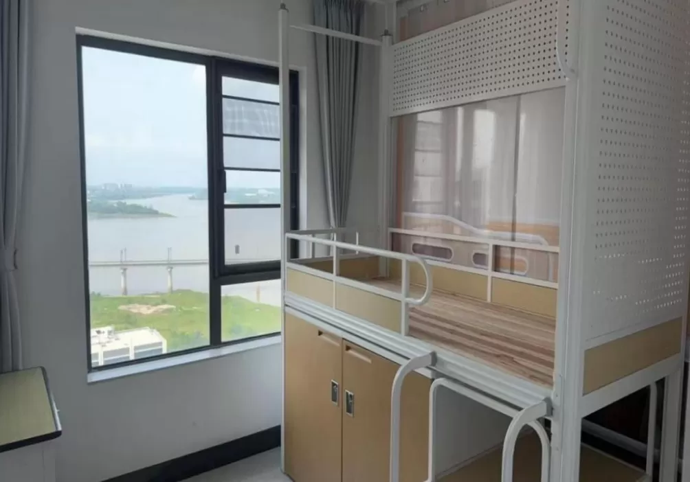 高校掀起“置业潮”，有房源折价超35%！有大学将存量楼盘“爆改”学生宿舍-第1张图片-