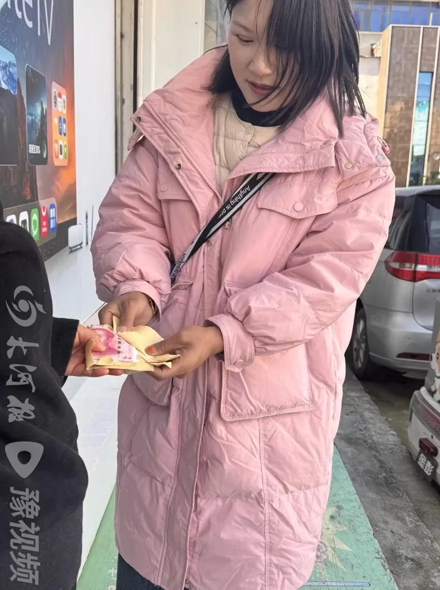 周口“红薯哥”救人后续：婉拒千元现金，网友争相买“好人牌”红薯-第4张图片-