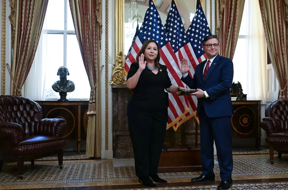 创纪录停摆画上昂贵句号?美国政府关门背后的深层代价与裂痕-第2张图片- 创纪录停摆画上昂贵句号?美国政府关门背后的深层代价与裂痕-第2张图片-