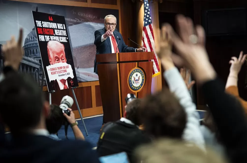 创纪录停摆画上昂贵句号?美国政府关门背后的深层代价与裂痕-第8张图片- 创纪录停摆画上昂贵句号?美国政府关门背后的深层代价与裂痕-第8张图片-