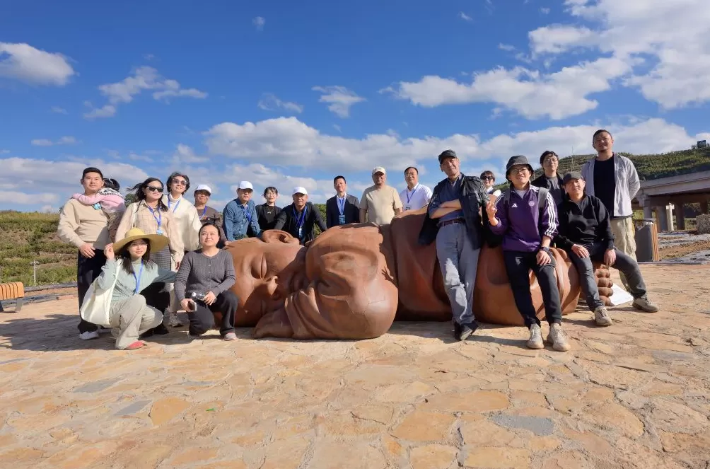 当清华美院的雕塑作品出现在大凉山-第6张图片-