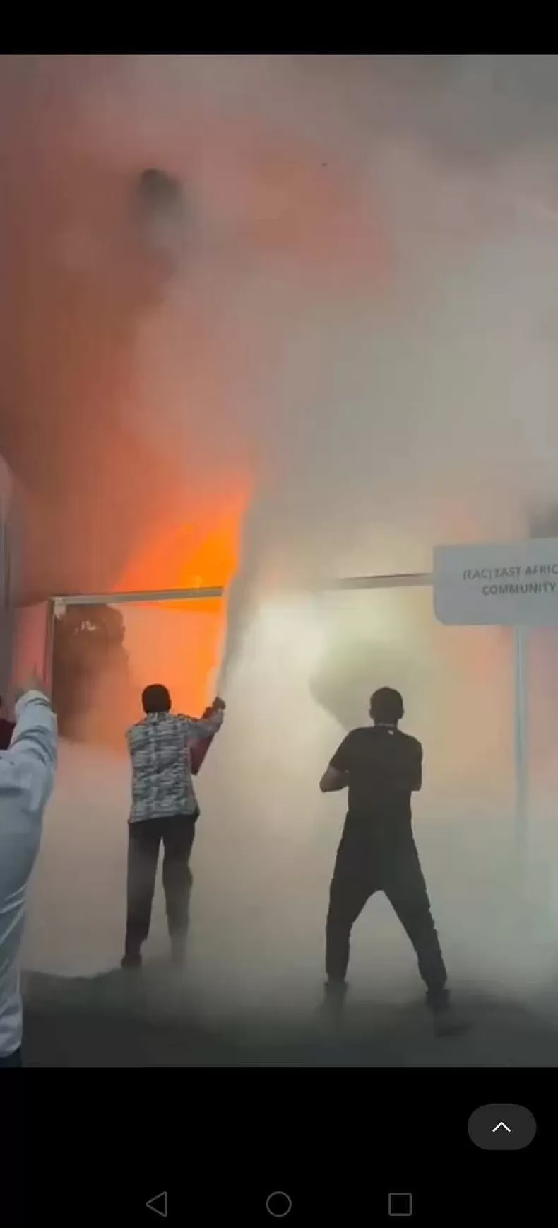 现场直击:COP30会场突发火灾,“火情源于中国角”传言不实-第2张图片- 现场直击:COP30会场突发火灾,“火情源于中国角”传言不实-第2张图片-