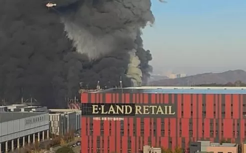 亚洲规模最大时尚物流中心突发大火：超1000万件衣服鞋子等被烧毁-第3张图片-