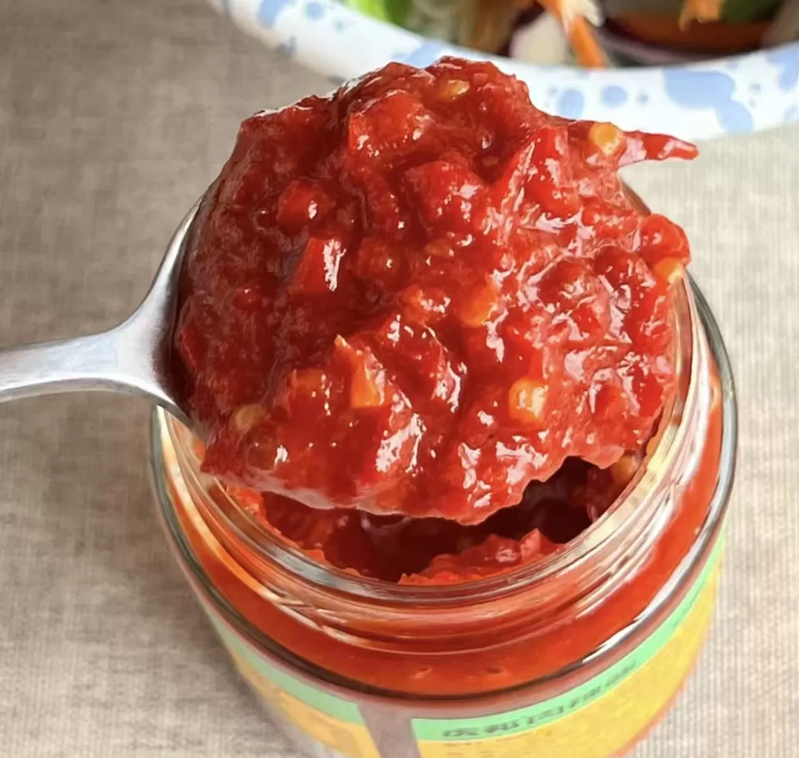 靠外卖起家的虎邦辣酱，回到老干妈统治的战场-第3张图片-