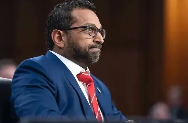 爱泼斯坦档案还藏了什么？从反对到签字，特朗普被自己反噬-第10张图片-