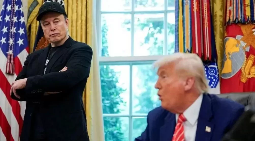 爱泼斯坦档案还藏了什么？从反对到签字，特朗普被自己反噬-第11张图片-