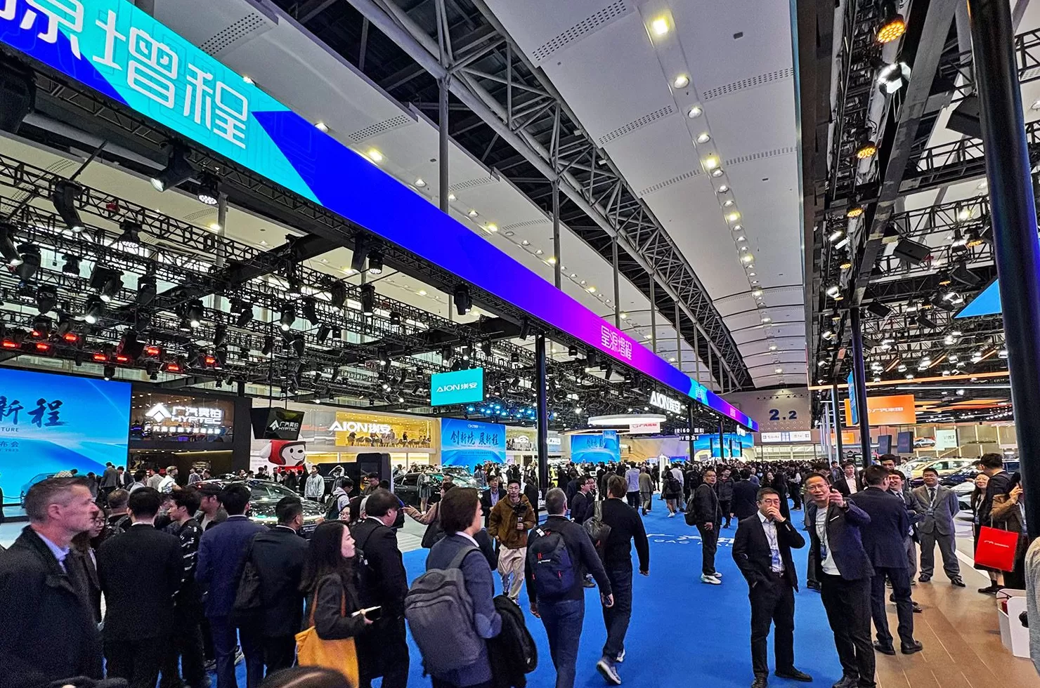 2025广州车展:超豪品牌集体退场,新势力加速分化-第2张图片- 2025广州车展:超豪品牌集体退场,新势力加速分化-第2张图片-