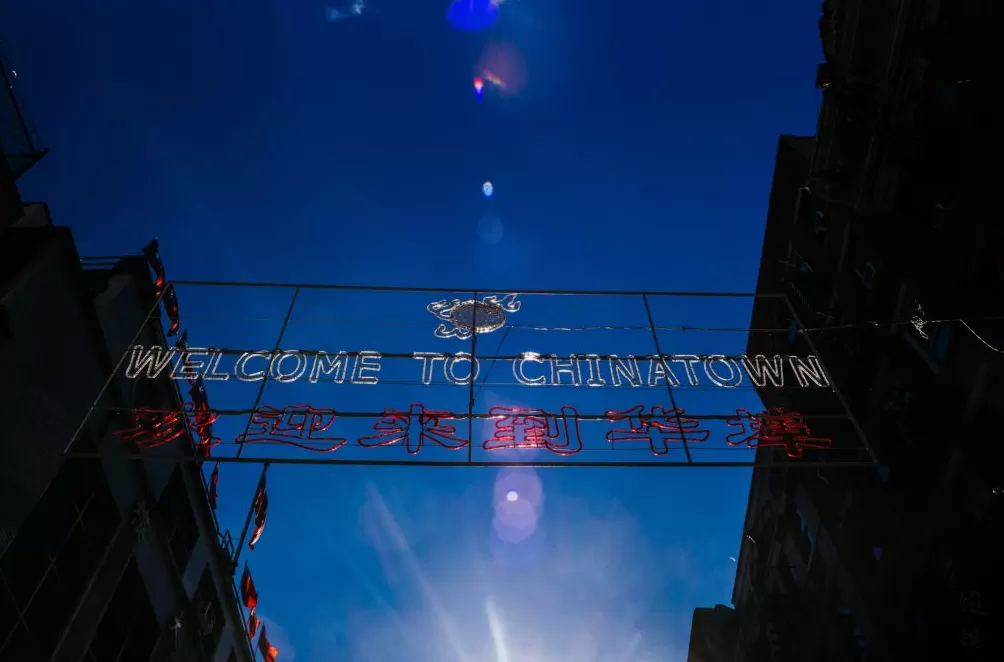 看展览｜他乡的异邦，艺术家惟祺镜头下的唐人街与华人移民-第16张图片-