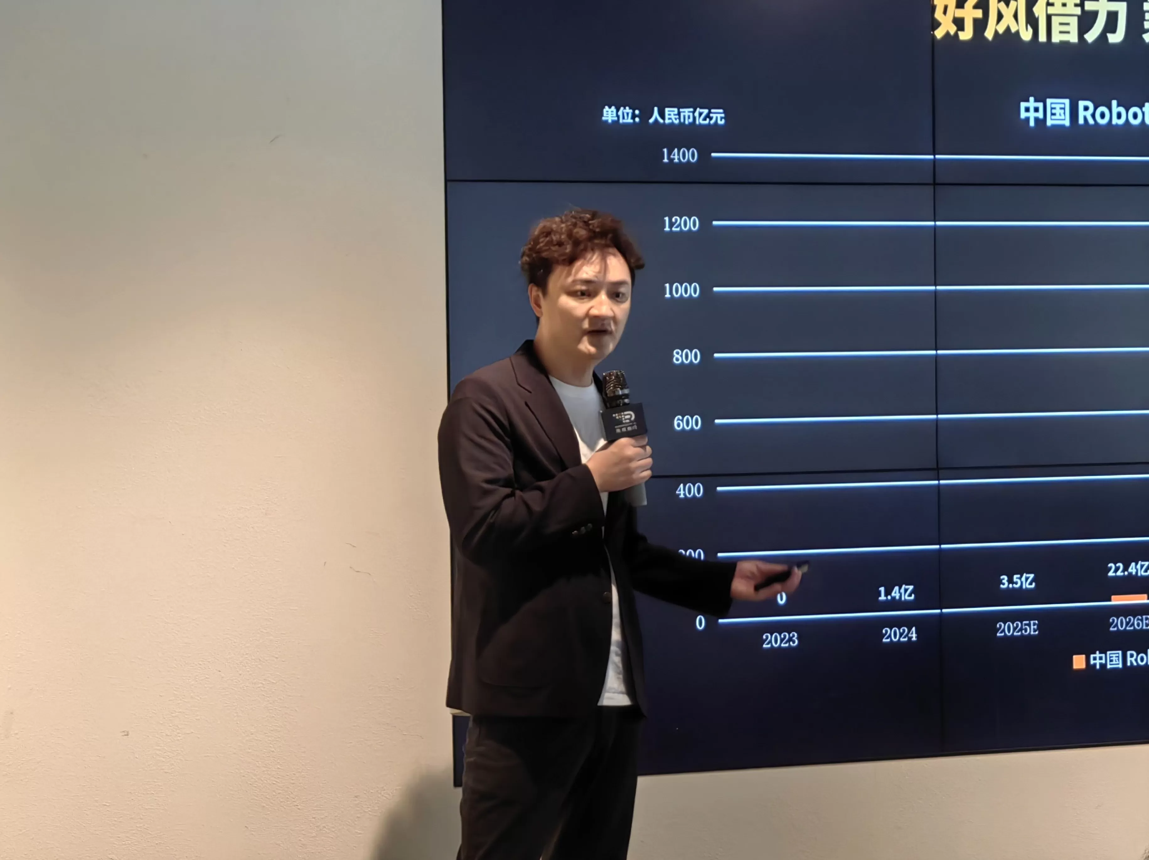 元戎启行即将上线Robotaxi，率先落地深圳和无锡-第2张图片-