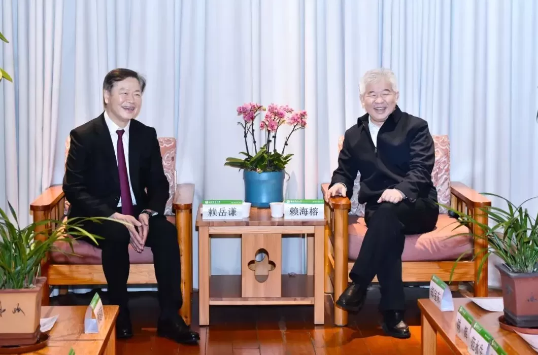 台湾“名嘴”赖岳谦受聘福建农林大学客座教授，此前回上杭寻根祭祖-第1张图片-