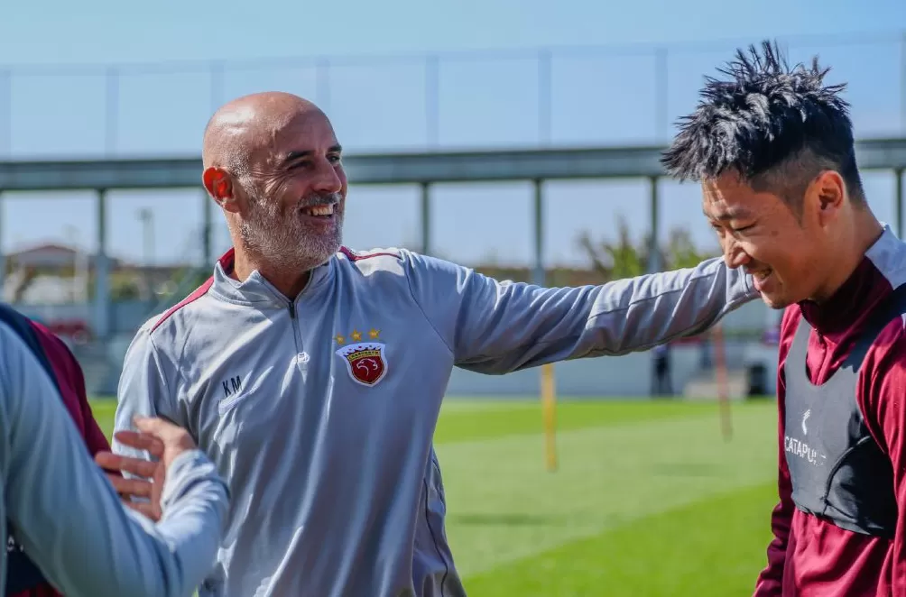 中超大结局！上海海港实现三连冠，梅州客家和长春亚泰降级-第2张图片-