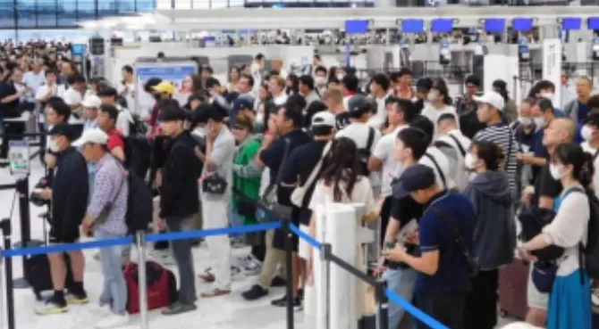 偷中国游客现金，日本机场一安检员被捕-第1张图片-