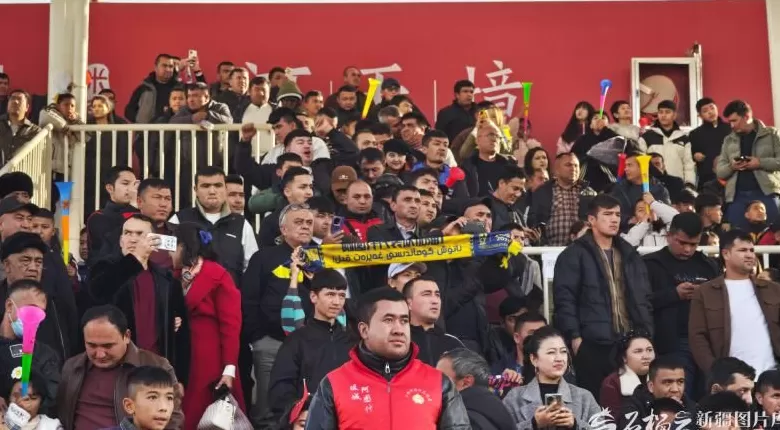 纯粹的热爱，写满阿图什绿茵场-第1张图片-