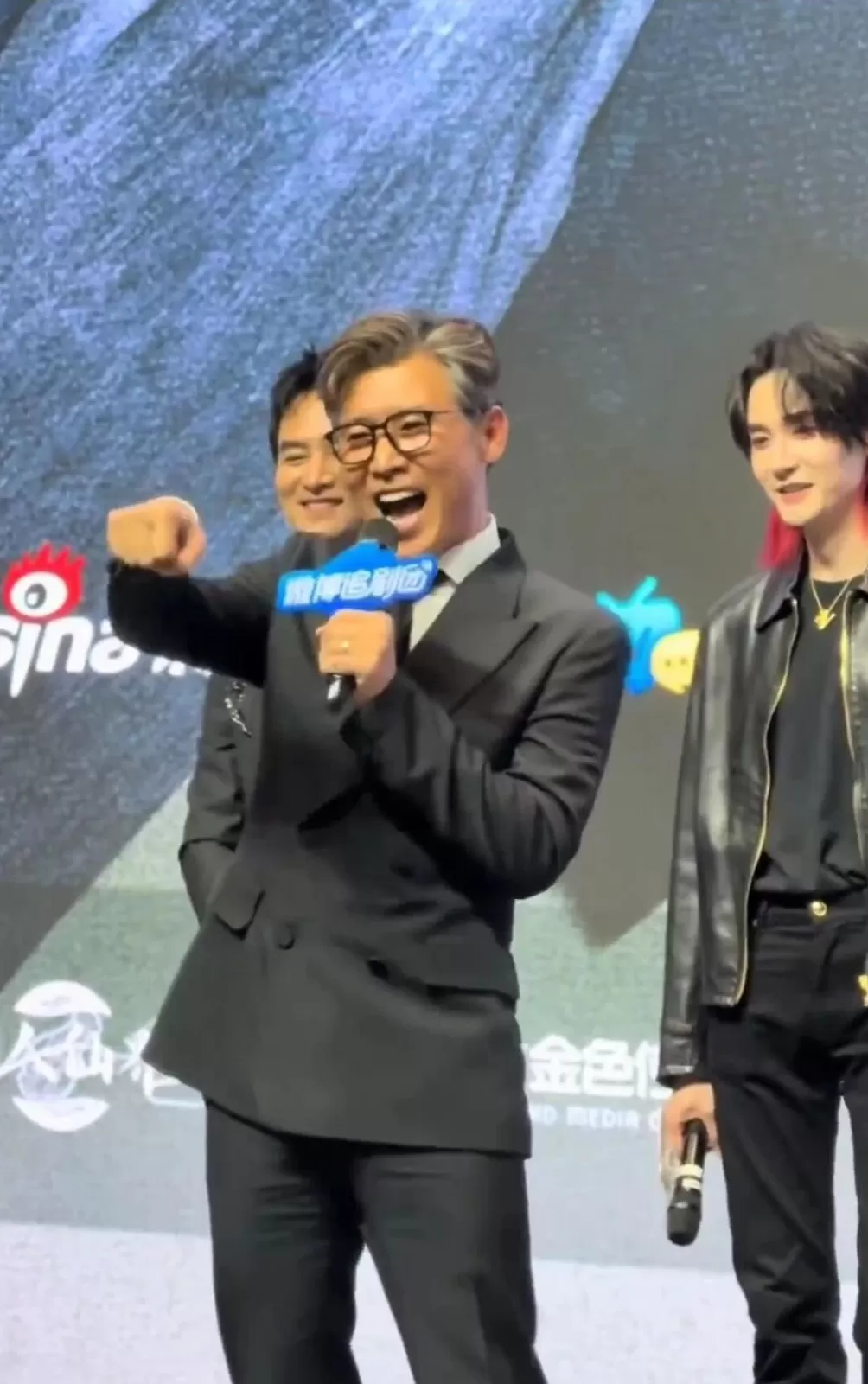 明星路演跳短视频尬舞，粉丝都看不下去了-第5张图片-