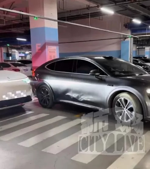 山东临沂两辆华为鸿蒙智行车“遥控泊车”相撞-第3张图片- 山东临沂两辆华为鸿蒙智行车“遥控泊车”相撞-第3张图片-