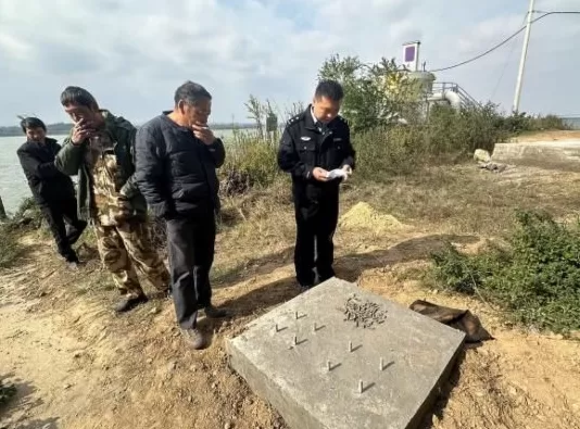 男子钓到108发子弹以为是大鱼，警方：疑为历史遗留弹药-第1张图片-