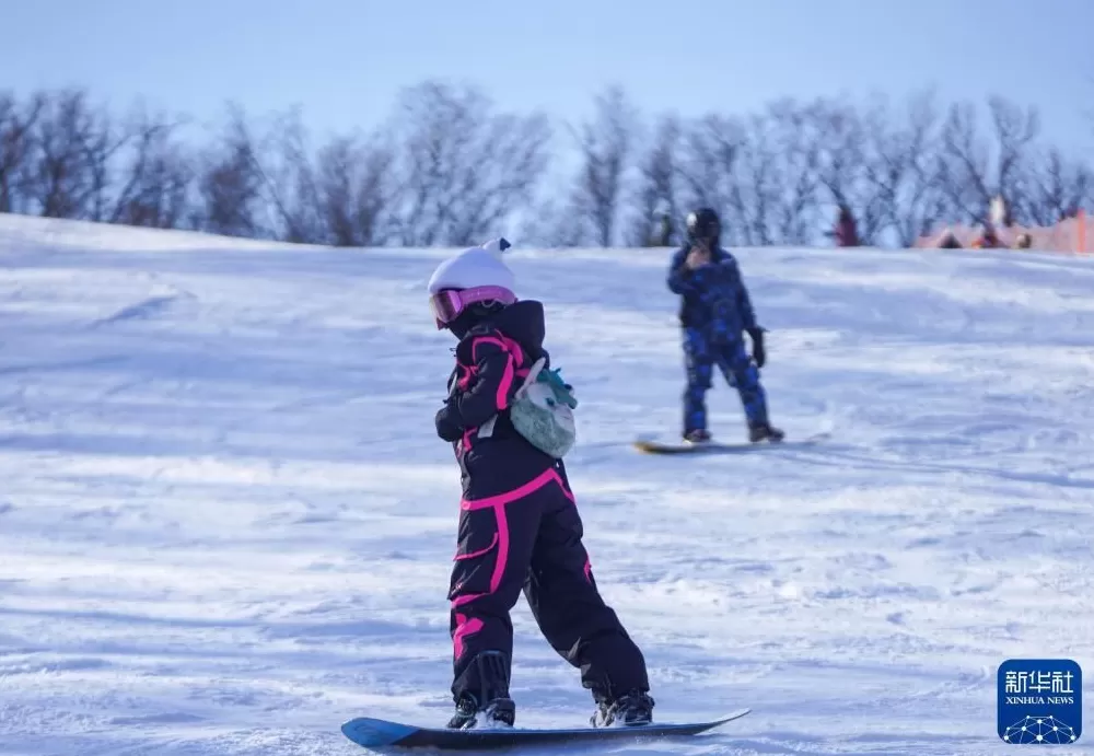 时光相册丨新雪季开启！影像见证中国滑雪“华丽转身”-第3张图片-