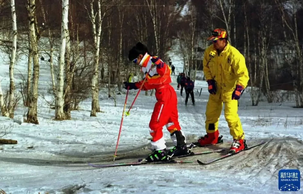 时光相册丨新雪季开启！影像见证中国滑雪“华丽转身”-第10张图片-