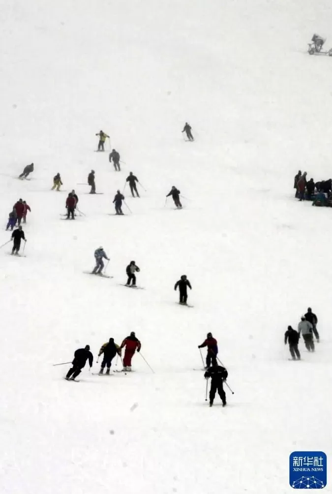 时光相册丨新雪季开启！影像见证中国滑雪“华丽转身”-第16张图片-