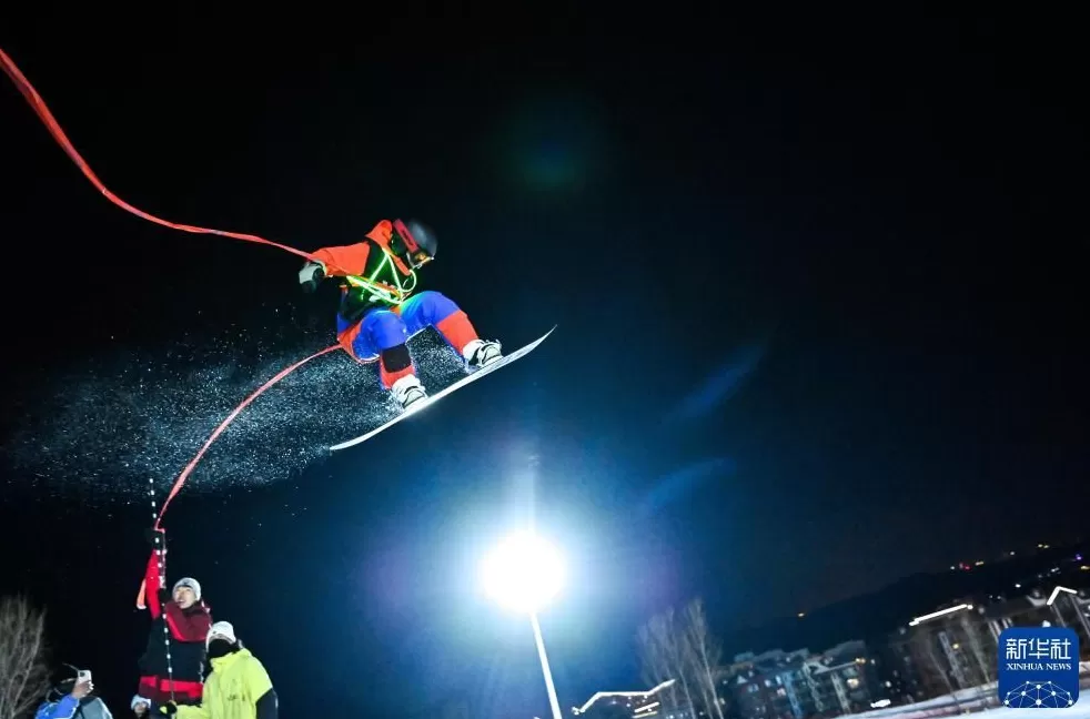 时光相册丨新雪季开启！影像见证中国滑雪“华丽转身”-第26张图片-