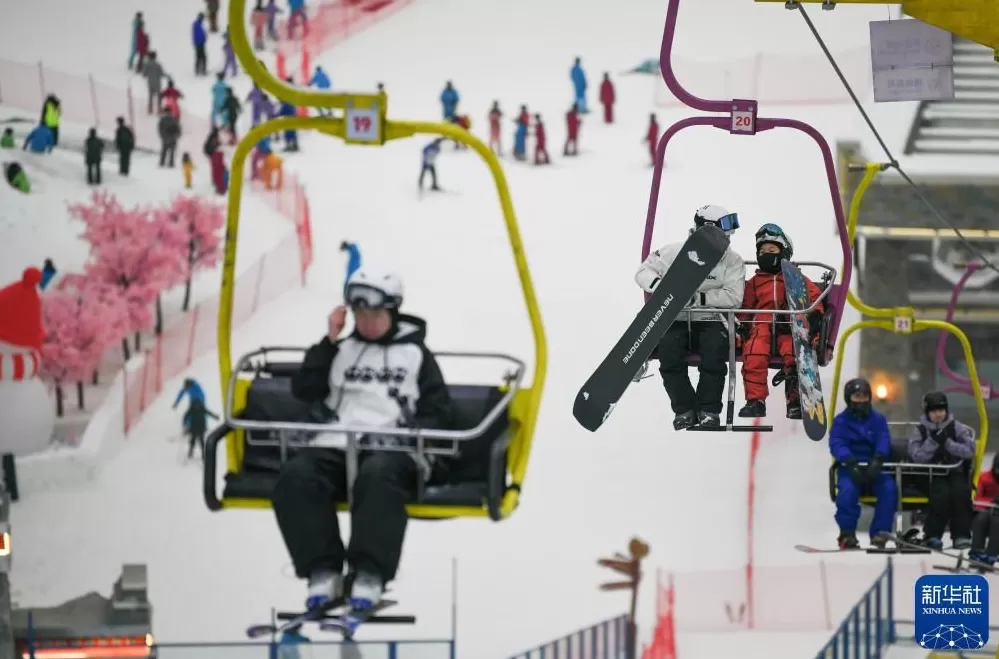 时光相册丨新雪季开启！影像见证中国滑雪“华丽转身”-第31张图片-
