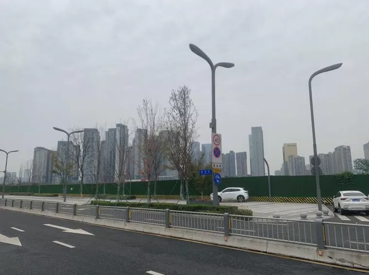 中国雅江集团拍下成都三宗地块，实探：地块已有围挡，内部尚未施工-第3张图片-