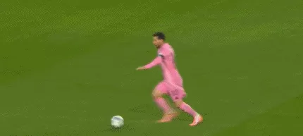 体坛联播｜阿森纳4比1大胜热刺，梅罗双双上演精彩进球-第17张图片-