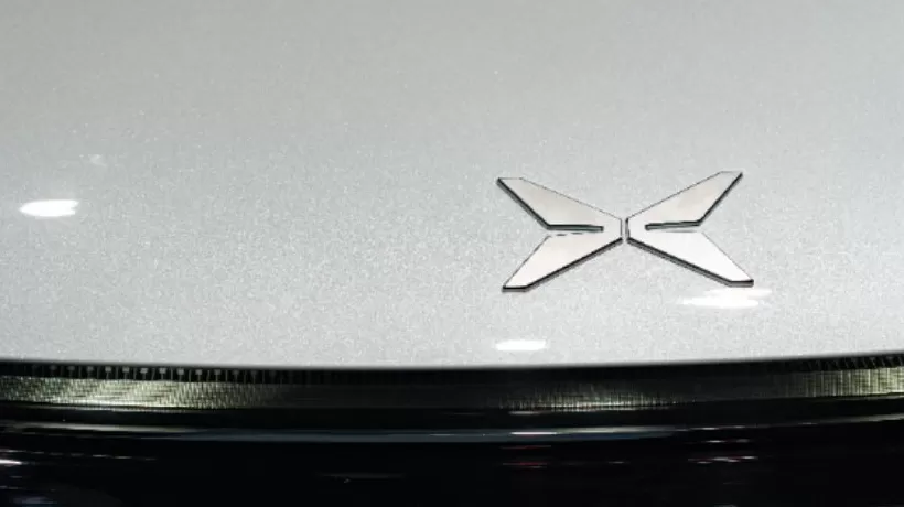 小鹏客服回应“顾客破坏玻璃门事件”:涉事员工已被严肃处理-第1张图片- 小鹏客服回应“顾客破坏玻璃门事件”:涉事员工已被严肃处理-第1张图片-