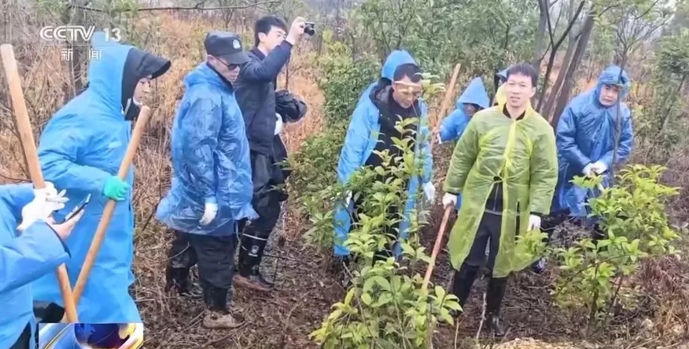 男子盗走300万黄金，被抓后拒不吐露藏匿地点，警方凭狗叫声找到线索-第39张图片-