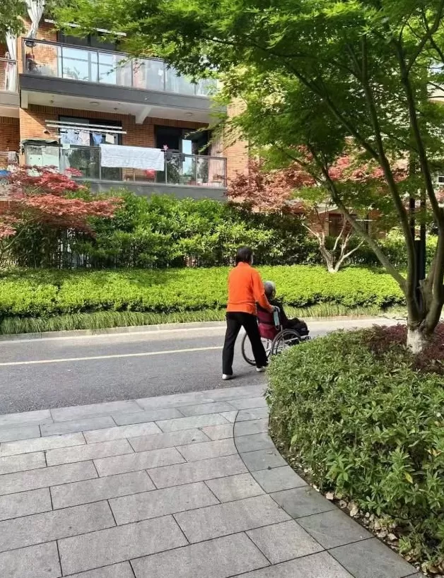 两厢情愿，月入3万：装孙子，正在职业化-第26张图片-