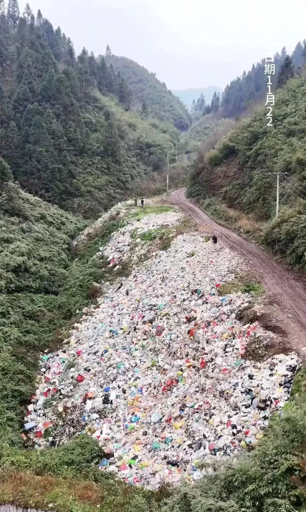 媒体：云南彝良又现垃圾乱放，农村垃圾该如何处理-第1张图片-