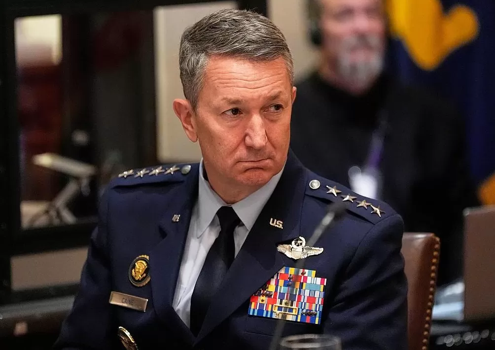 美军参联会主席赴加勒比“慰军”，“对委动武”造势趋紧-第1张图片-