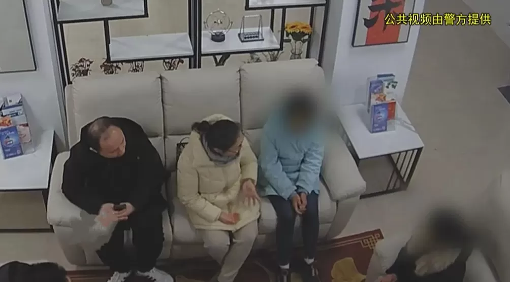 家庭矛盾致少女多次出走,“平安客厅”解心结-第2张图片- 家庭矛盾致少女多次出走,“平安客厅”解心结-第2张图片-