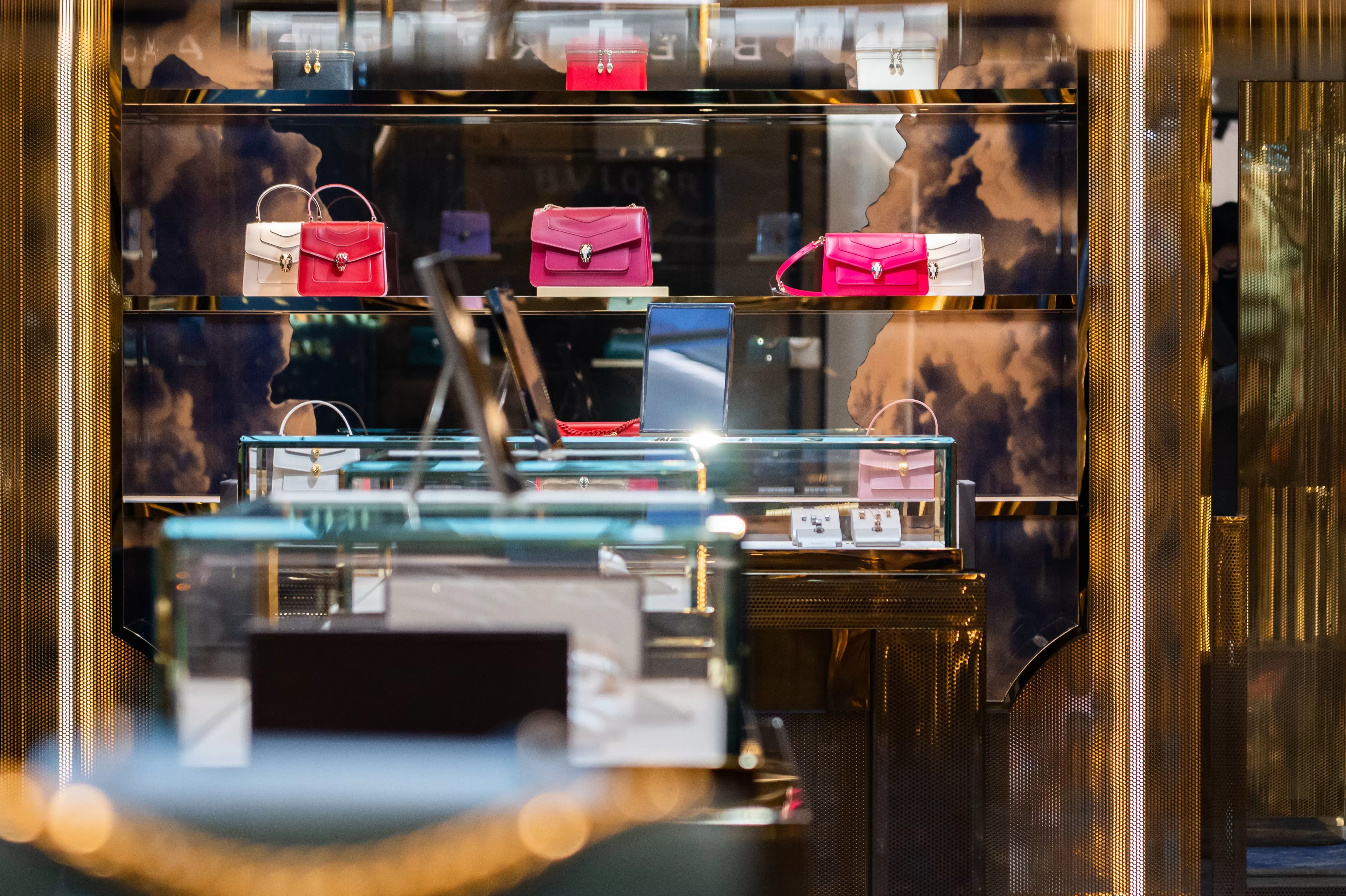 中国奢侈品市场出现复苏微光-第1张图片-