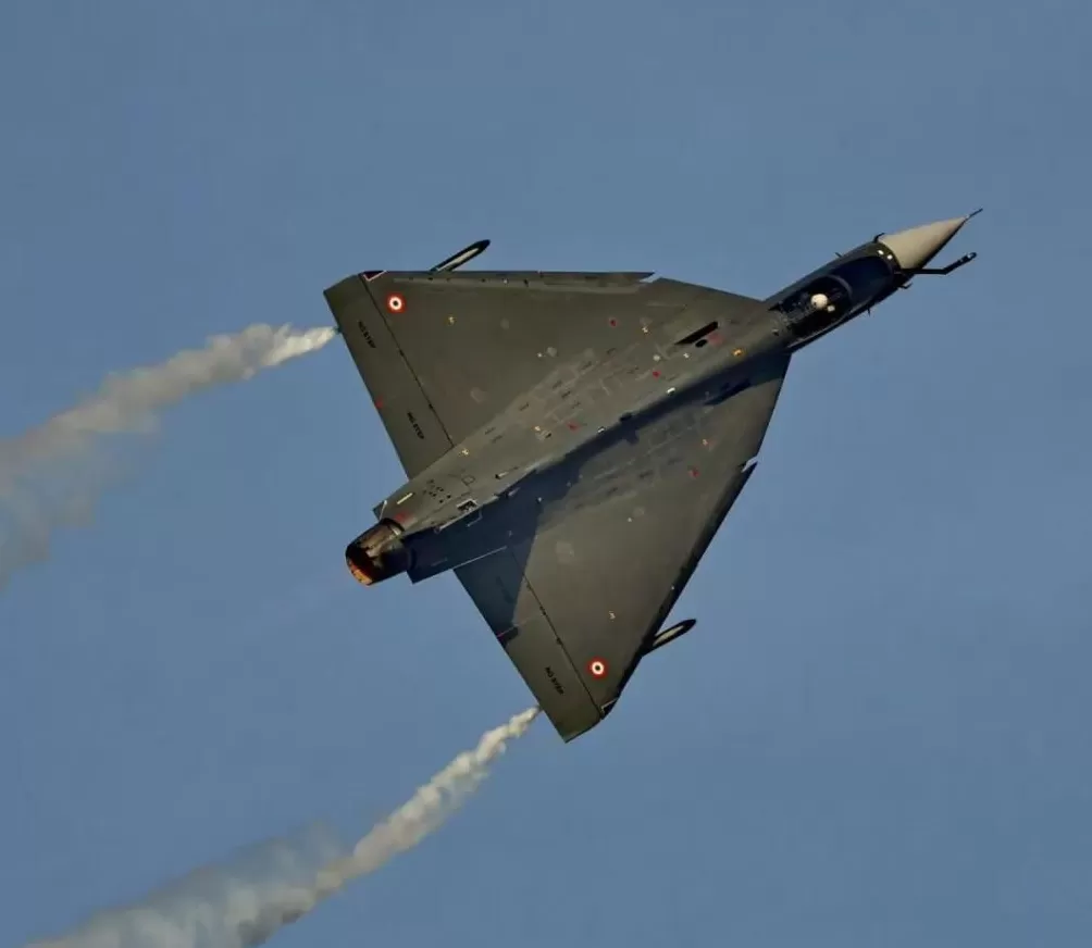 战机当众坠毁，出口雄心受挫，印度极力维持“光辉”颜面-第2张图片-