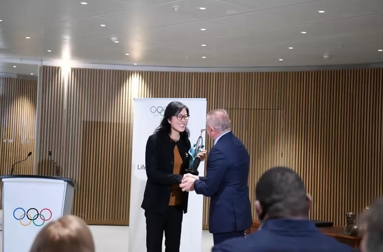 获颁国际奥委会终身成就奖，郎平落泪：不可思议，我很幸运-第1张图片-