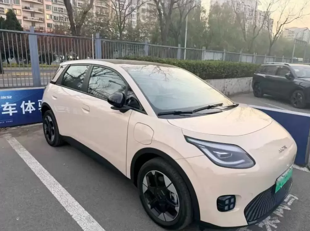 京东首车遭退定！宣传有天窗实车没有，下定才知“租电限3000公里”-第1张图片-